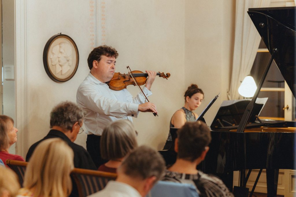 Kammermusikfestival Con spirito, Violinist Sergey Ostrovsky
